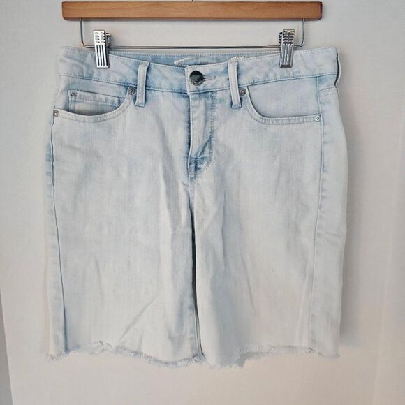 Seven7 Bermuda Shorts - Size 4 Light Wash Raw Hem Mid Rise Stretch - Picture 1 of 7